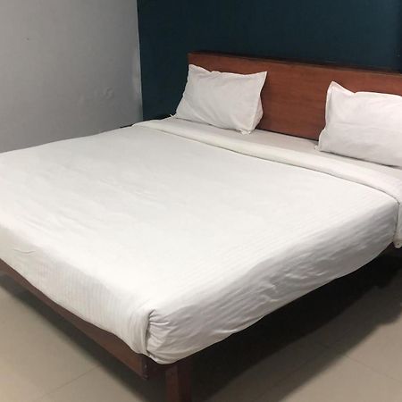 The Reach Hotel Kochi Buitenkant foto
