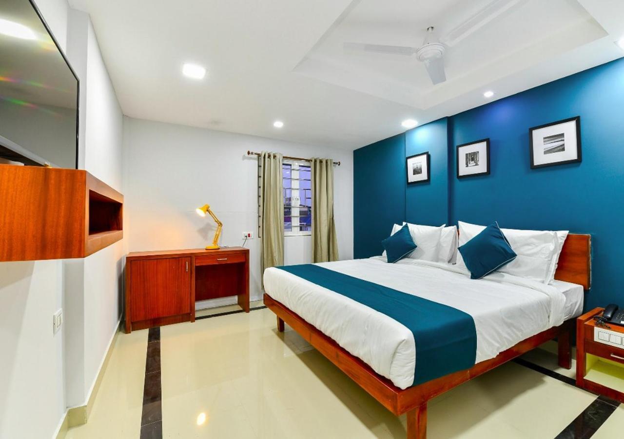 The Reach Hotel Kochi Buitenkant foto