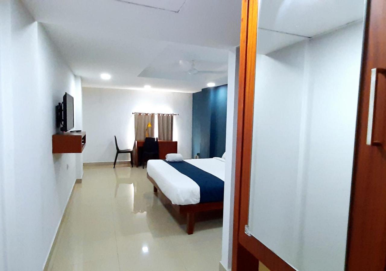 The Reach Hotel Kochi Buitenkant foto