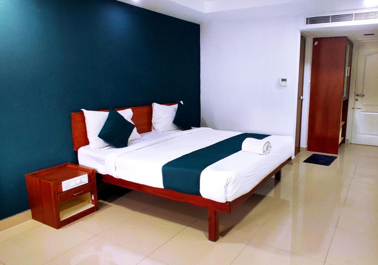 The Reach Hotel Kochi Buitenkant foto