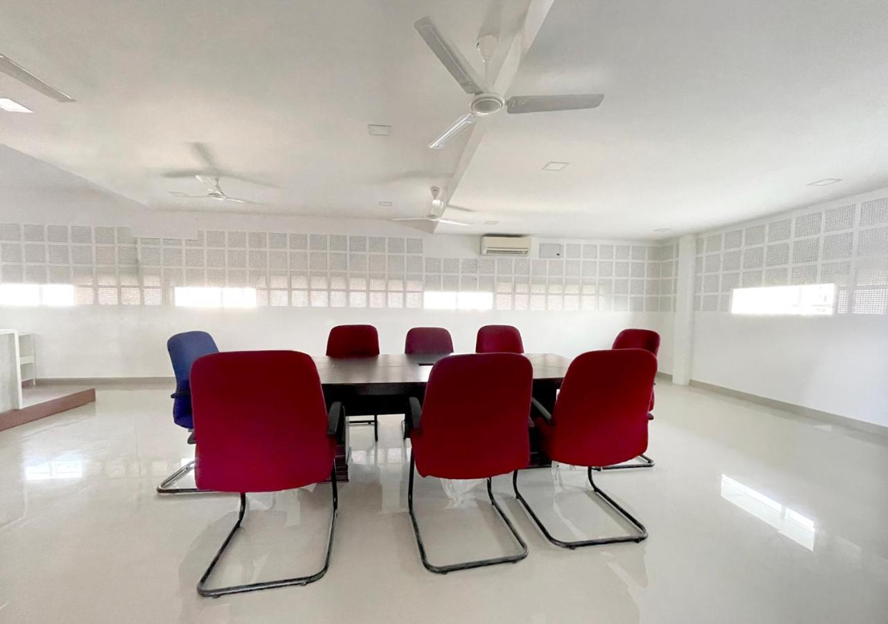 The Reach Hotel Kochi Buitenkant foto