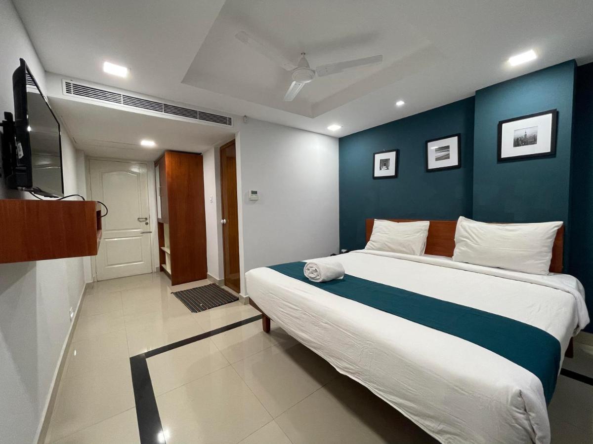 The Reach Hotel Kochi Buitenkant foto