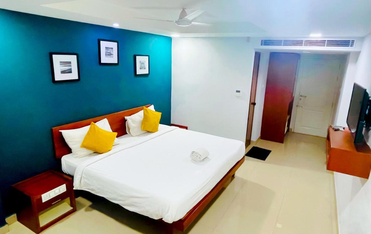 The Reach Hotel Kochi Buitenkant foto