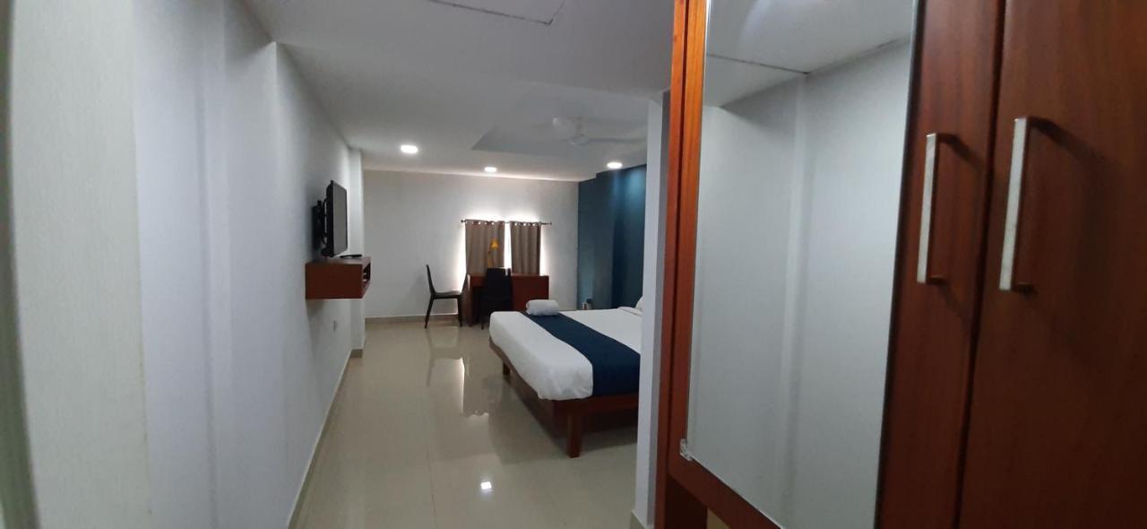 The Reach Hotel Kochi Buitenkant foto