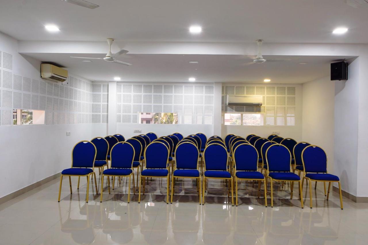 The Reach Hotel Kochi Buitenkant foto